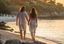 Idyllische Inselziele für unvergessliche Flitterwochen Paar Couple verliebt Strand Beach