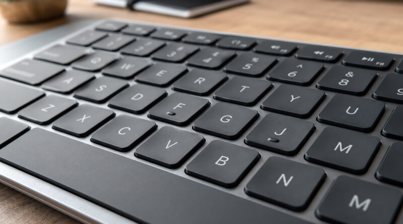 Warum haben F und J auf der Tastatur kleine Erhebungen?
